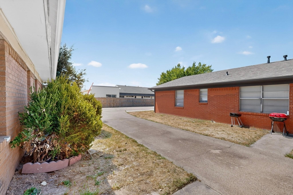 222 W Union Bower Road - Photo 26