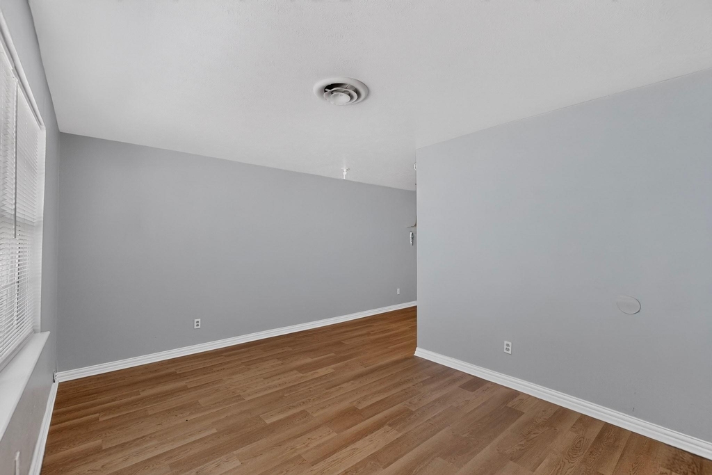 222 W Union Bower Road - Photo 6