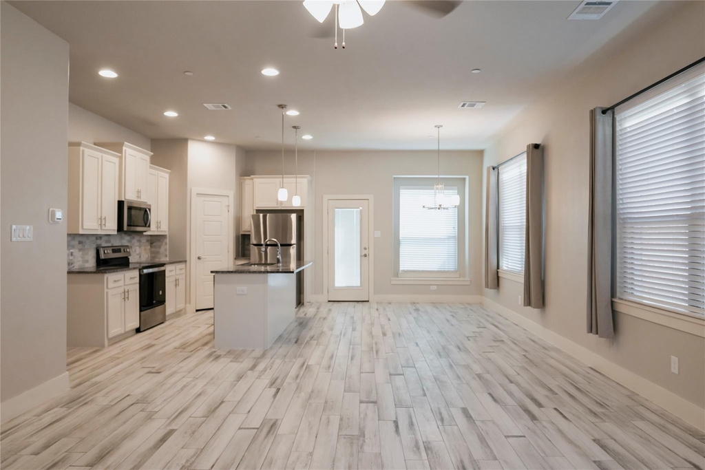 825 Eaglescliffe Landing - Photo 7