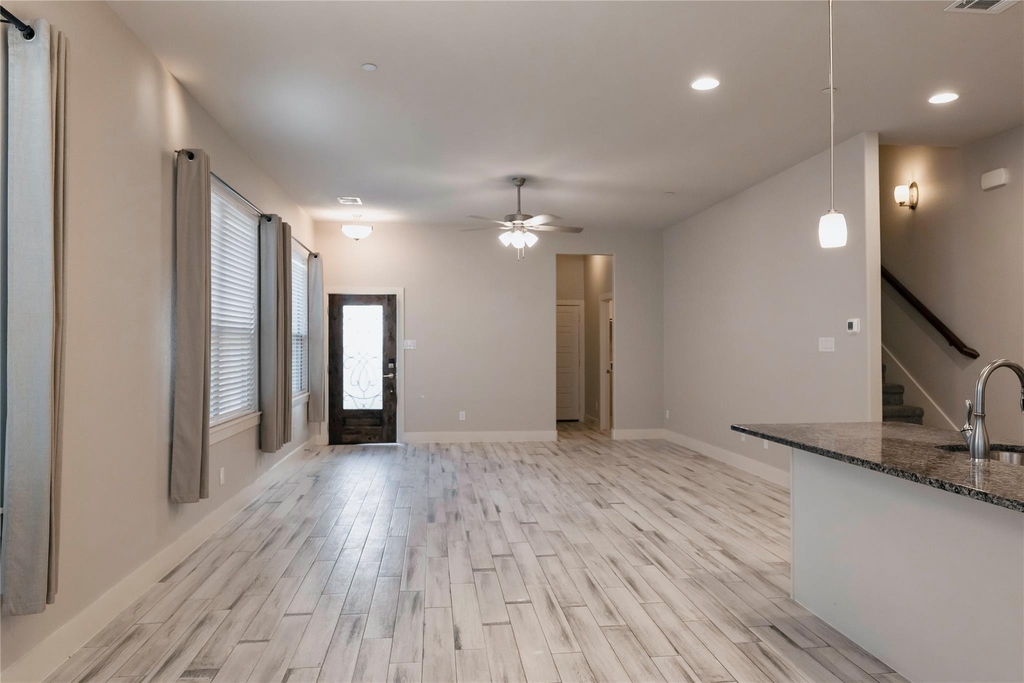 825 Eaglescliffe Landing - Photo 9