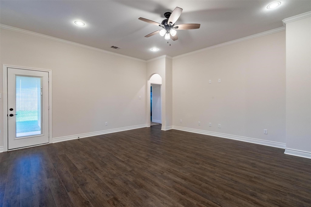 908 Tippit Lane - Photo 8