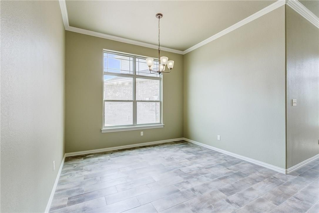 1318 Lauren Lane - Photo 5
