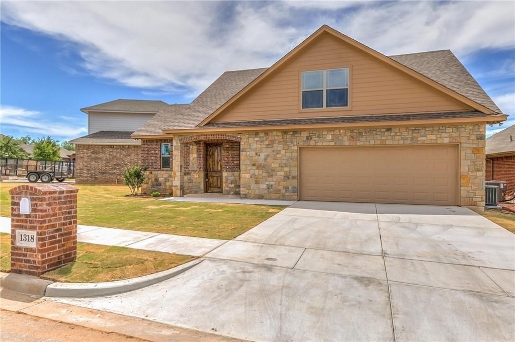 1318 Lauren Lane - Photo 2