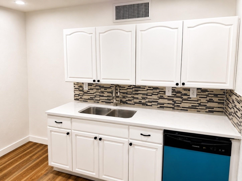 542 Hanover Drive - Photo 5