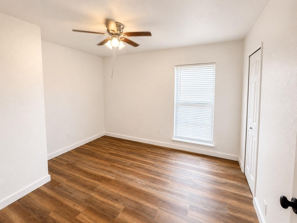 542 Hanover Drive - Photo 9