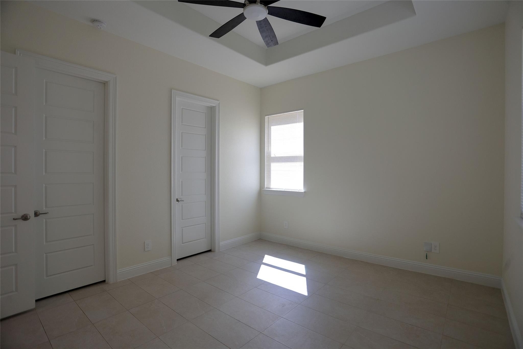 917 E Tucker Street - Photo 17