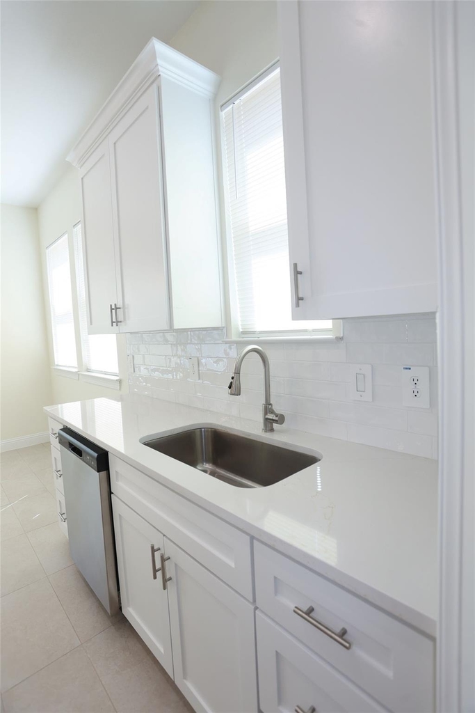 917 E Tucker Street - Photo 4