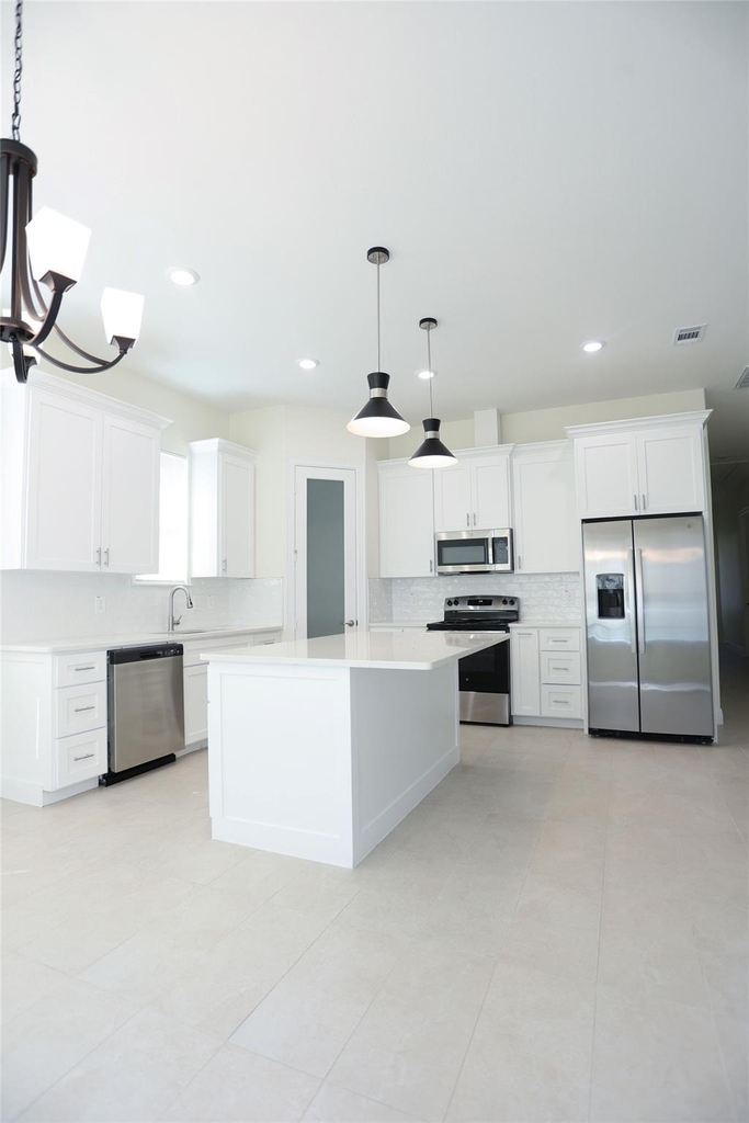 917 E Tucker Street - Photo 2