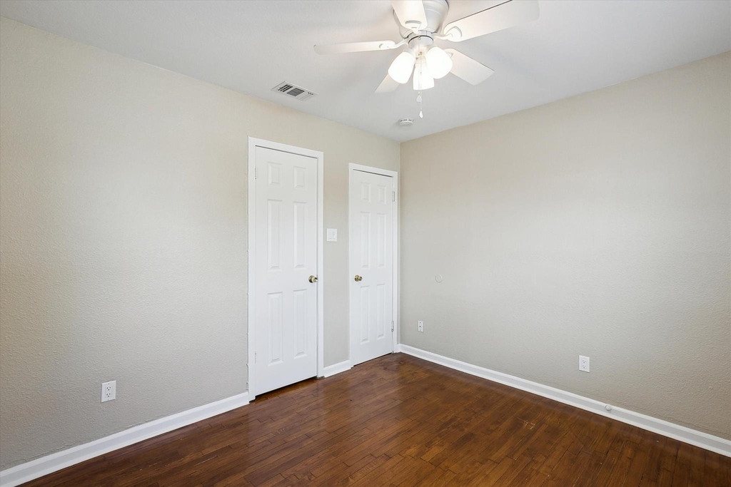 805 Ronald Street - Photo 8