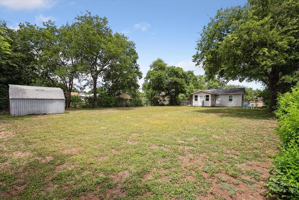 805 Ronald Street - Photo 11