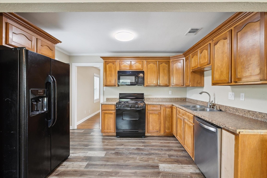 805 Ronald Street - Photo 5