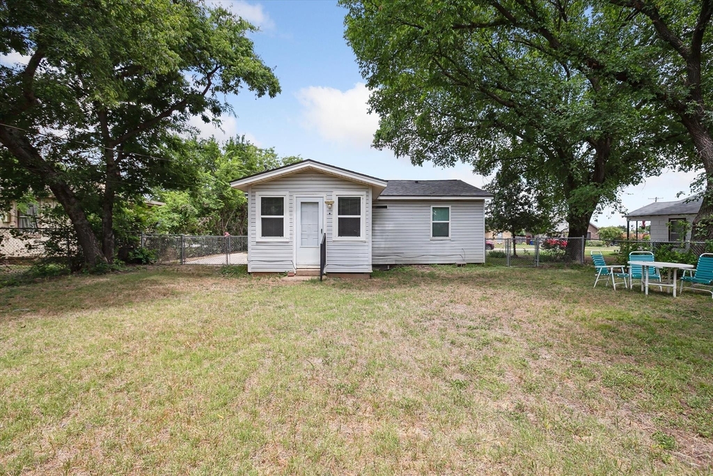 805 Ronald Street - Photo 12