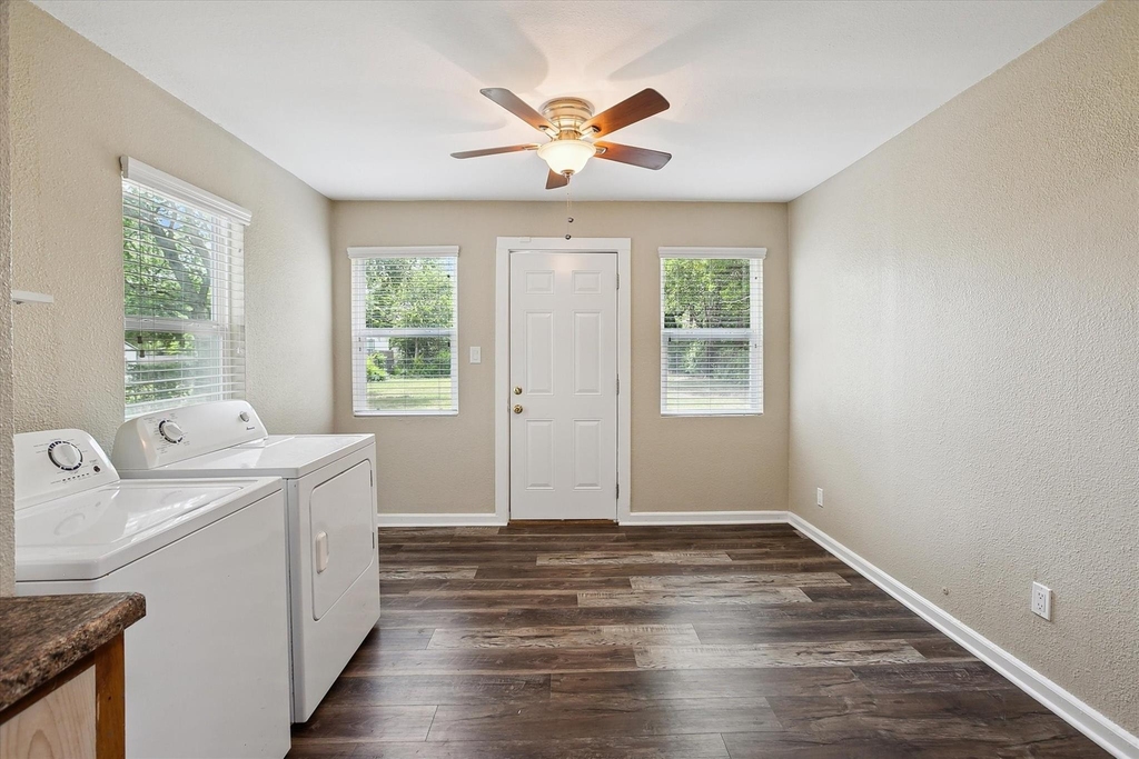805 Ronald Street - Photo 6
