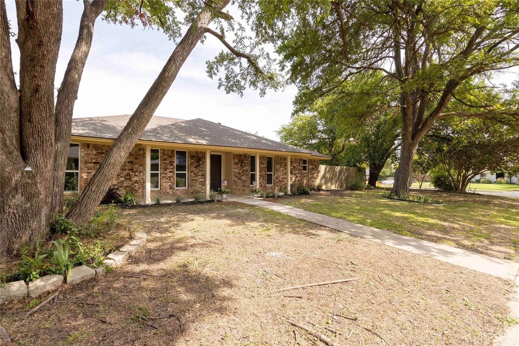 2705 Chadwick Drive - Photo 1