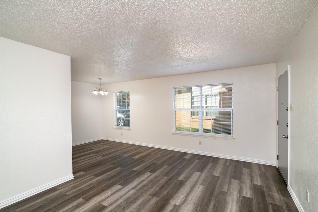 7054 Glenview Drive - Photo 7