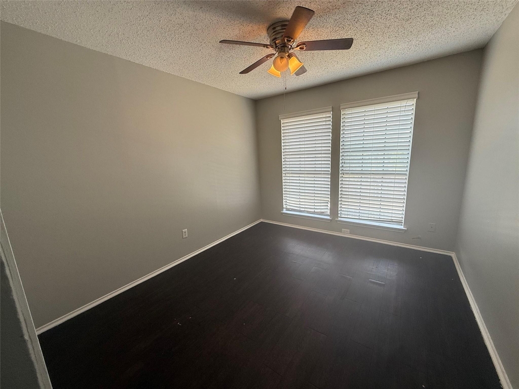 111 Peachtree Court - Photo 8
