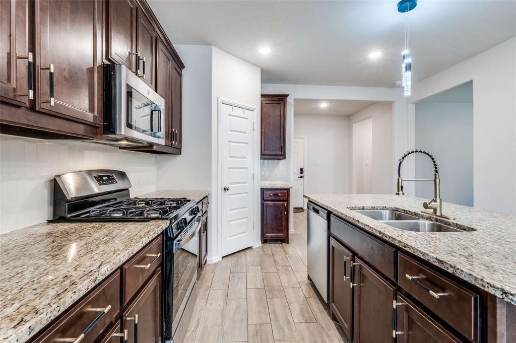 14149 Danesdale Drive - Photo 5