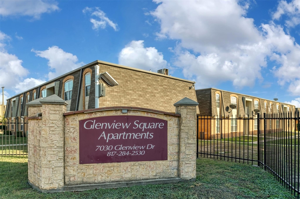 7030 Glenview Drive - Photo 14