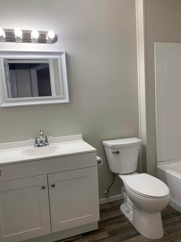 1410 Courtney Place - Photo 7