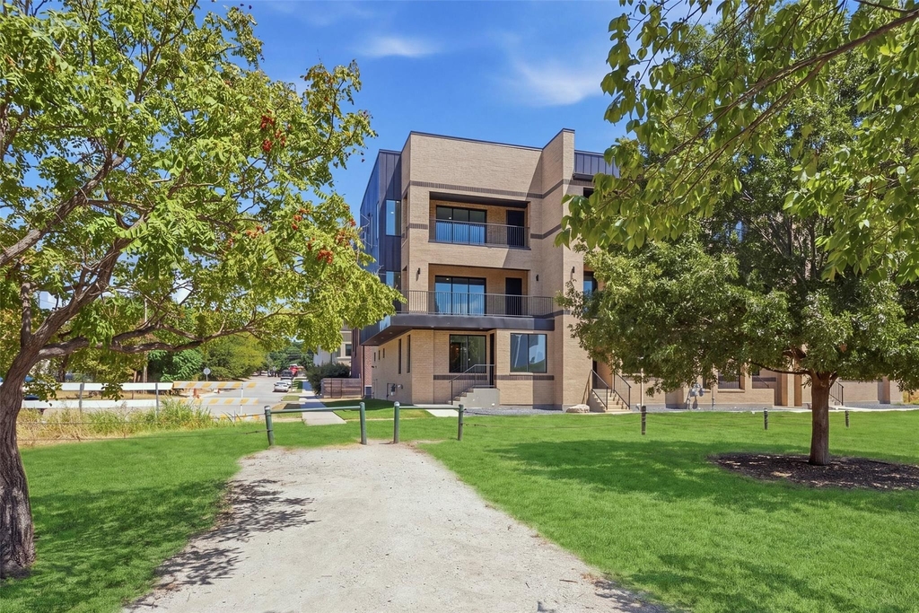 400 Vista Buena Trail - Photo 2
