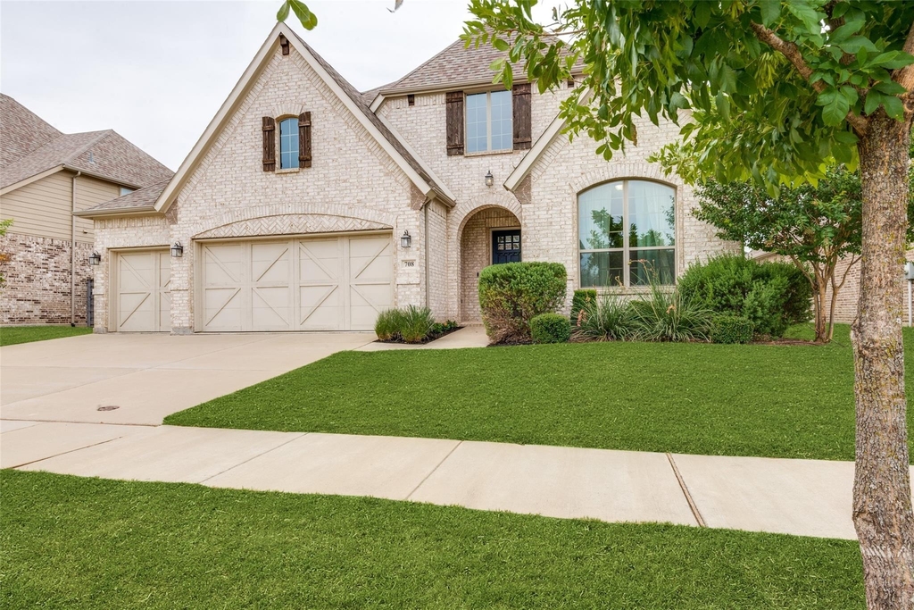 708 Dusty Trail - Photo 1