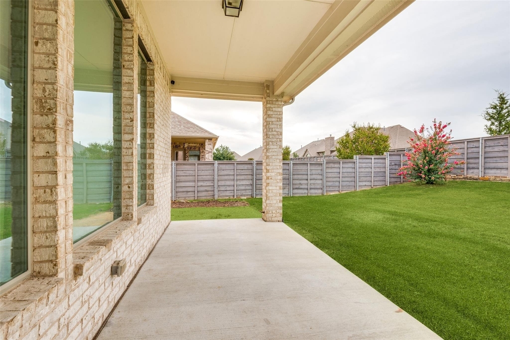 708 Dusty Trail - Photo 33