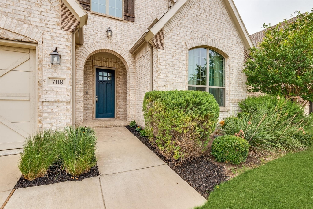 708 Dusty Trail - Photo 2