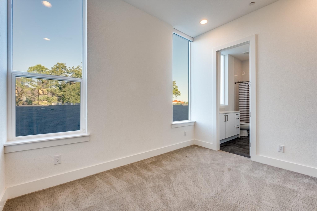 1932 Cuyler Court - Photo 10