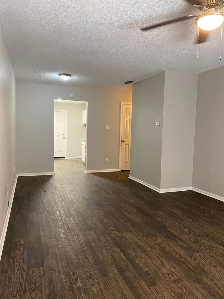 1302 Berry Drive - Photo 7