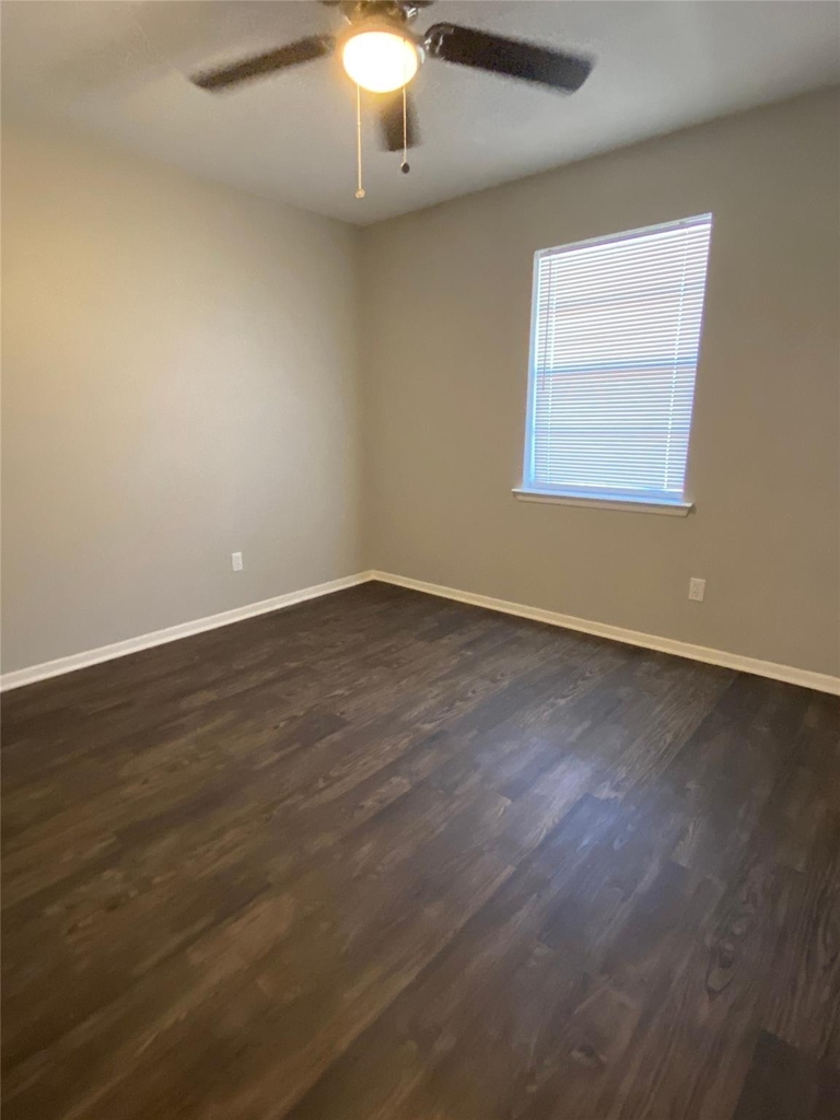 1302 Berry Drive - Photo 9