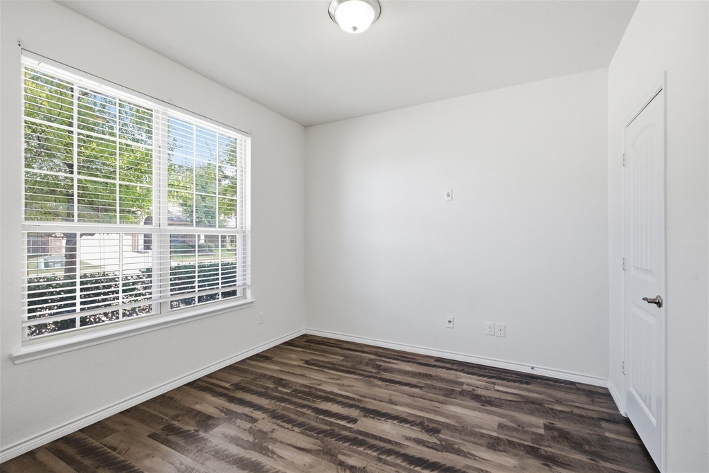 2416 Evening Stone Drive - Photo 4