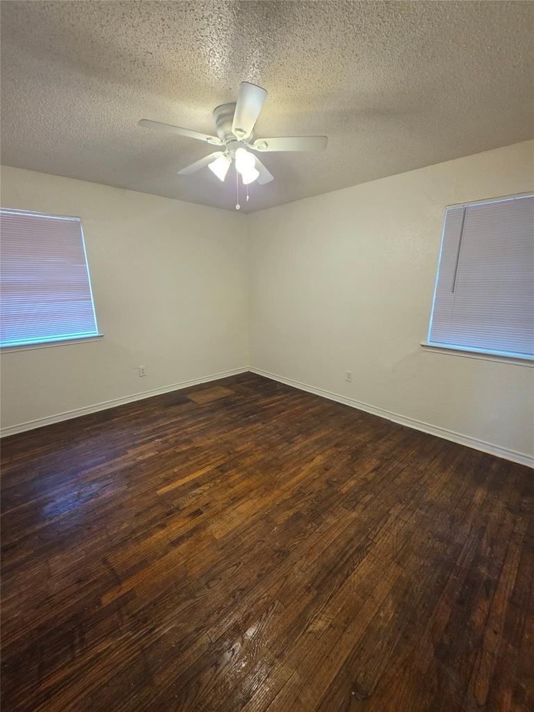 9421 Bluffcreek Drive - Photo 5
