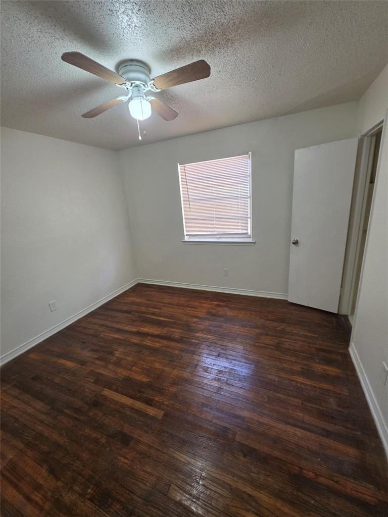 9421 Bluffcreek Drive - Photo 7