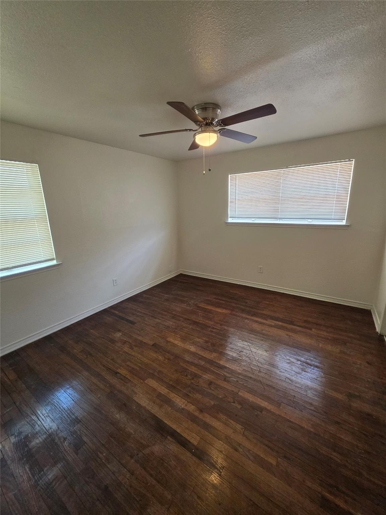 9421 Bluffcreek Drive - Photo 9