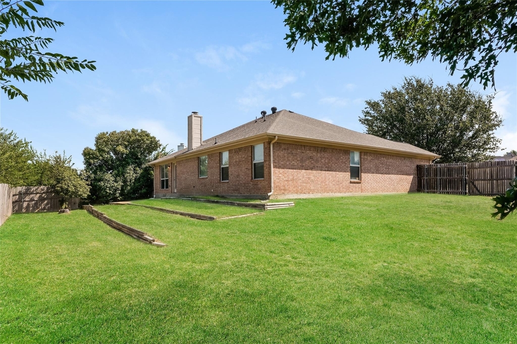 8128 Modesto Drive - Photo 16