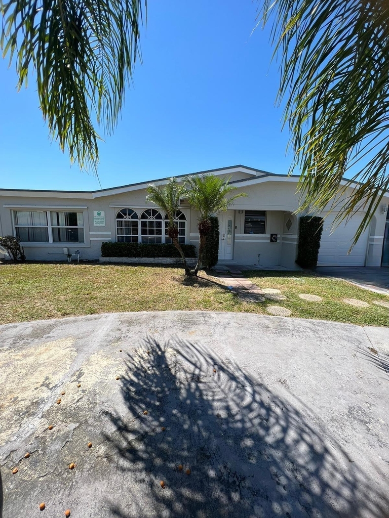 1699 Nw 7th Terrace - Photo 1