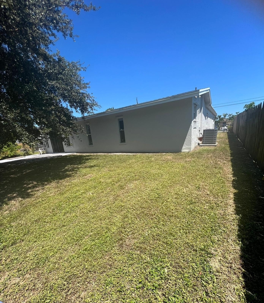 1699 Nw 7th Terrace - Photo 7