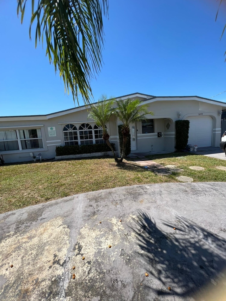 1699 Nw 7th Terrace - Photo 2