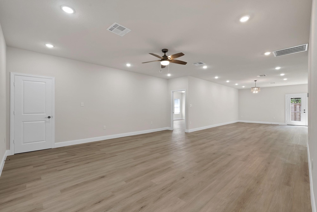 659 Holcomb Road - Photo 3