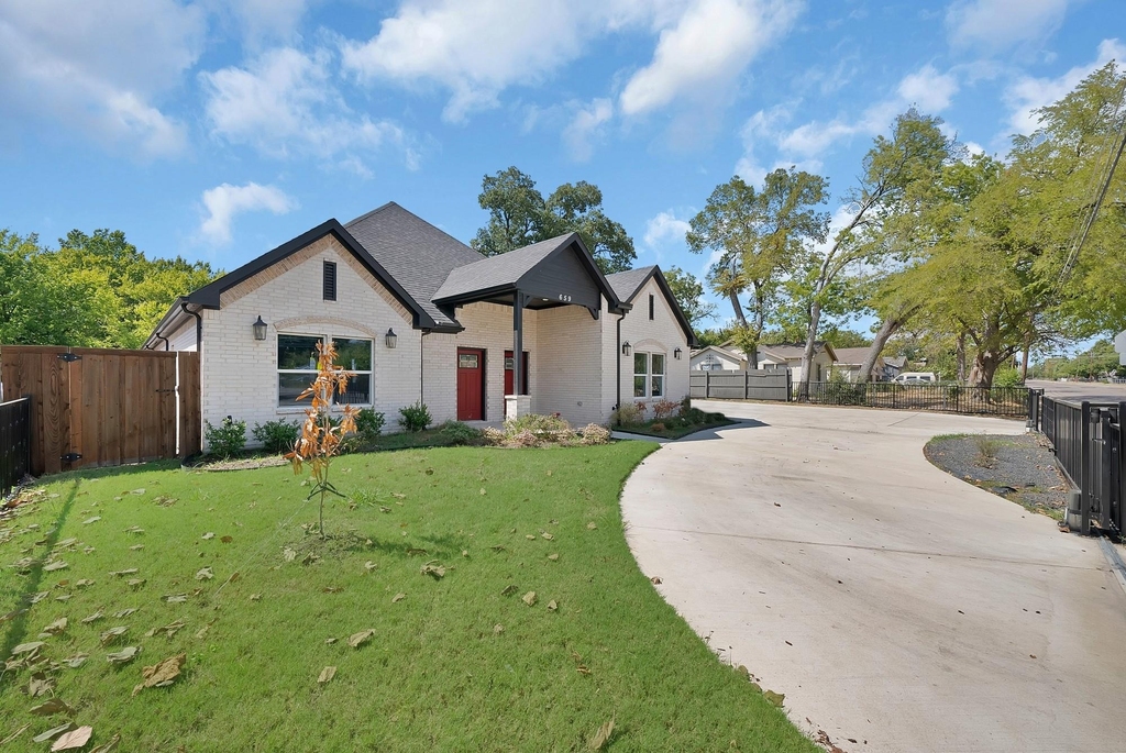 659 Holcomb Road - Photo 2