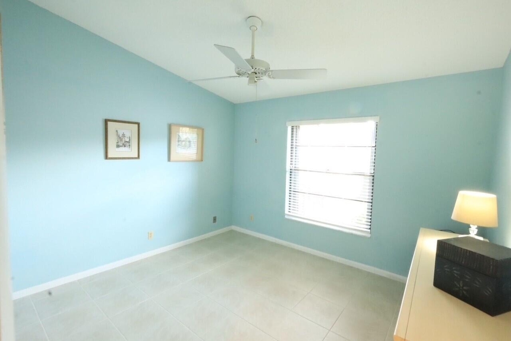 8184 Se Villa Way - Photo 10