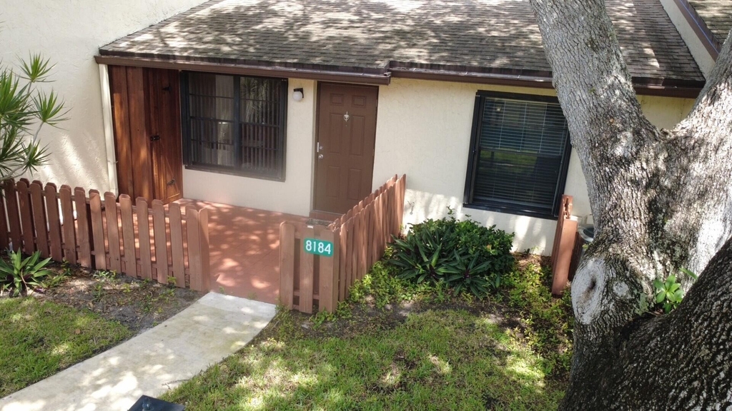 8184 Se Villa Way - Photo 16
