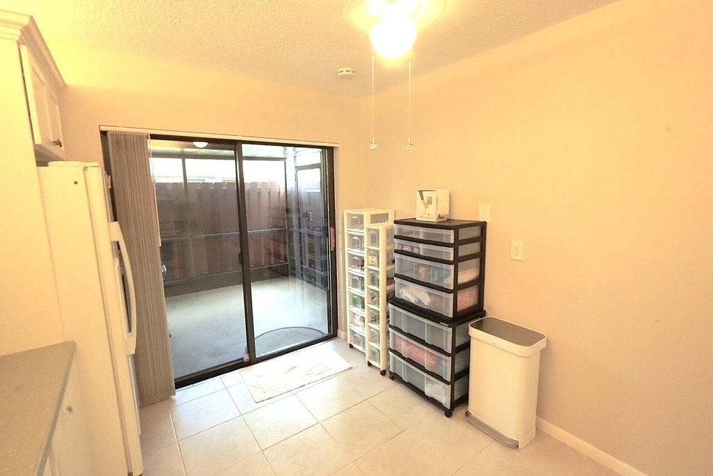 8184 Se Villa Way - Photo 6
