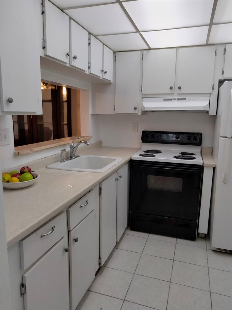9351 Lime Bay Boulevard - Photo 3