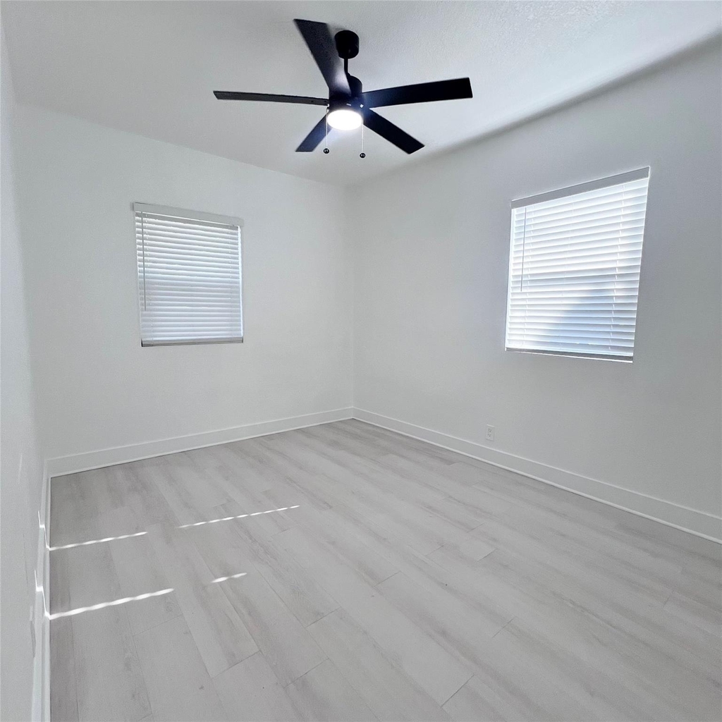 1542 E Ohio Avenue - Photo 13