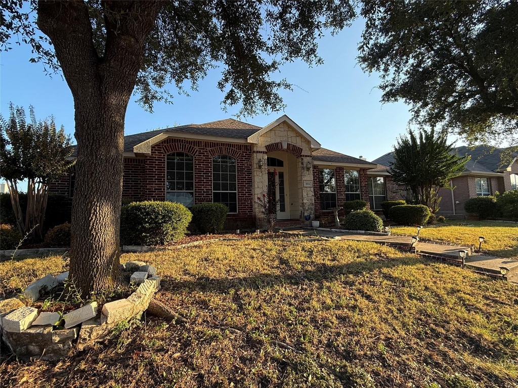 8014 Wilmington Drive - Photo 2