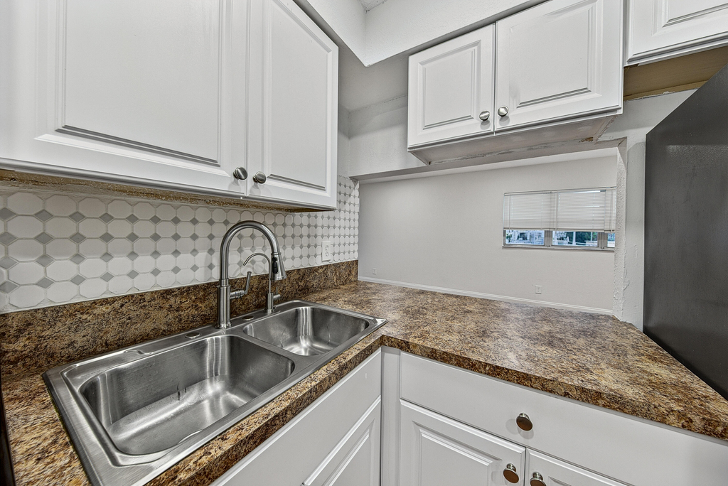 825 Sw 10th Street - Photo 18