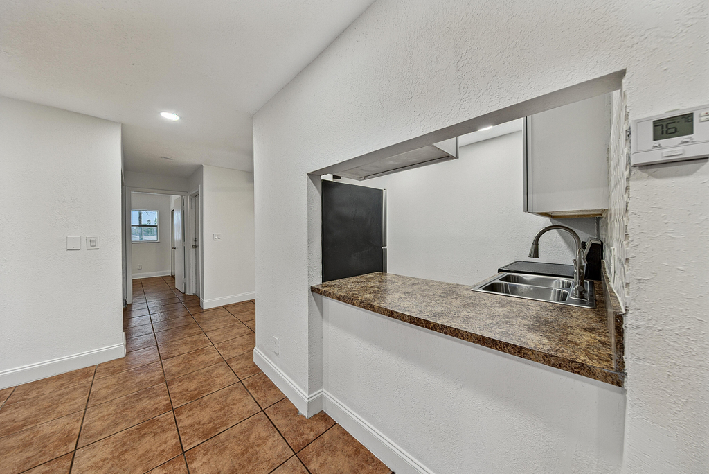 825 Sw 10th Street - Photo 11