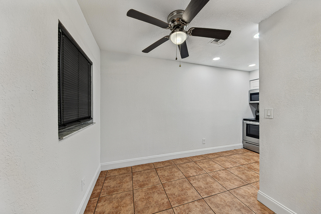 825 Sw 10th Street - Photo 13