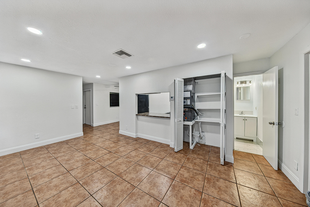 825 Sw 10th Street - Photo 8